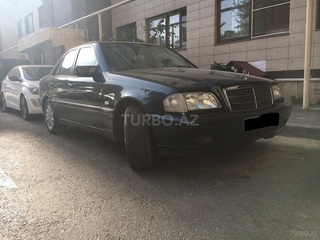 Mercedes C 220 2000, 290,000 km - 2.2 l - Bakı