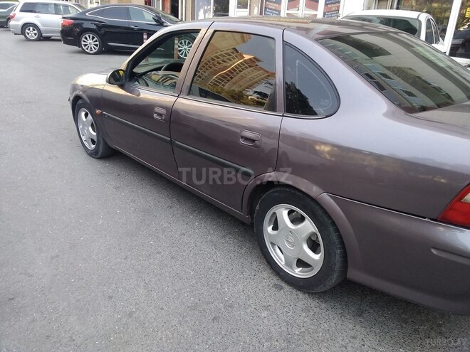 Opel Vectra 1995, 249,000 km - 1.8 l - Bakı