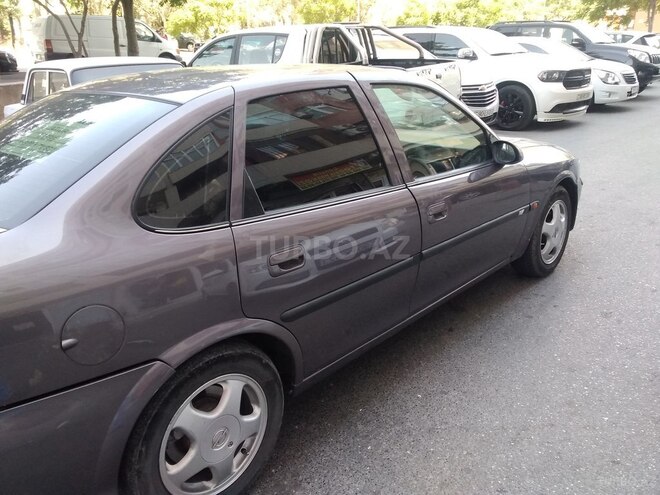 Opel Vectra 1995, 249,000 km - 1.8 l - Bakı