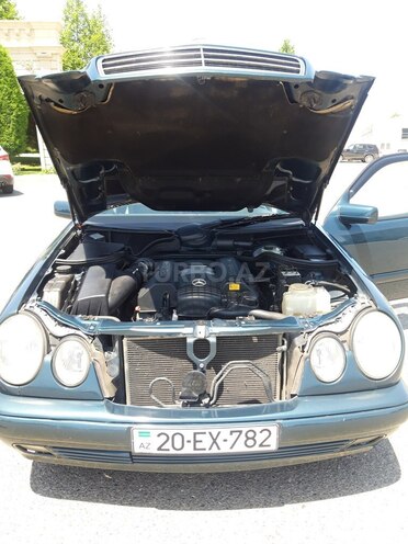 Mercedes E 240 1999, 225,000 km - 2.4 l - Gəncə