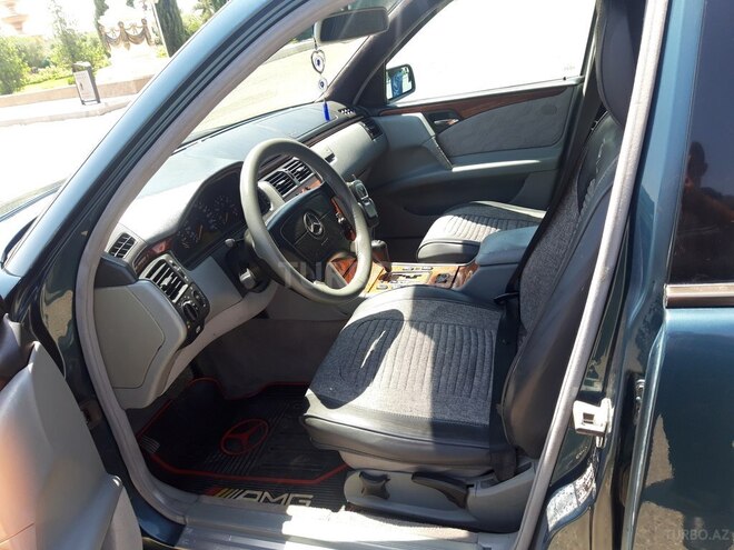 Mercedes E 240 1999, 225,000 km - 2.4 l - Gəncə