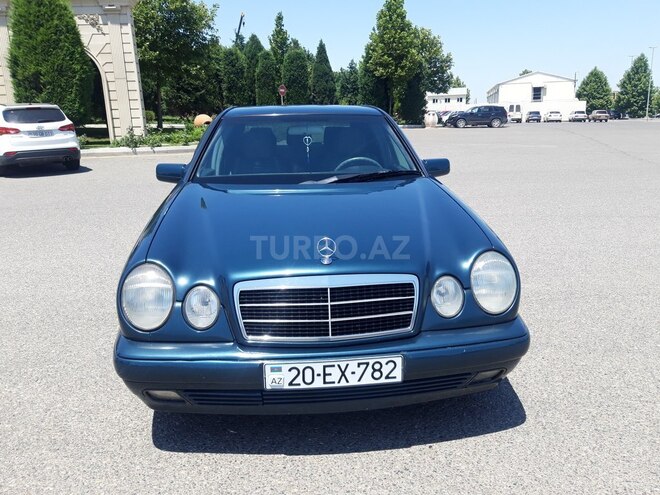 Mercedes E 240 1999, 225,000 km - 2.4 l - Gəncə