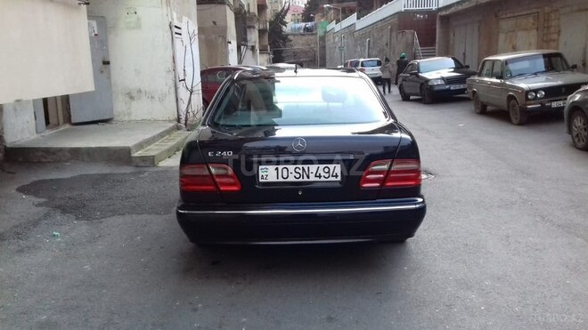 Mercedes E 240 2000, 205,000 km - 2.4 l - Bakı