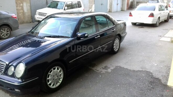 Mercedes E 240 2000, 205,000 km - 2.4 l - Bakı