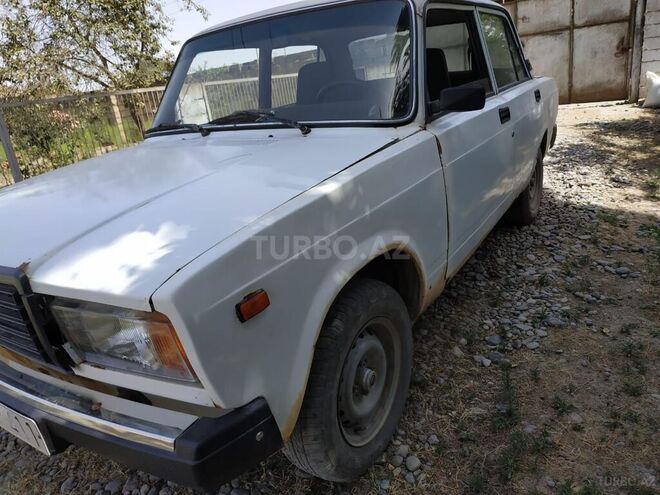 LADA (VAZ) 2107 2009, 32,600 km - 1.6 l - Salyan