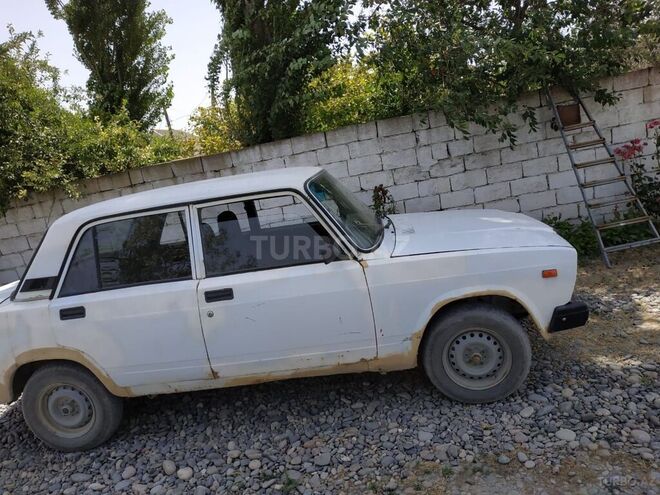 LADA (VAZ) 2107 2009, 32,600 km - 1.6 l - Salyan