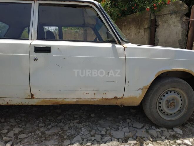 LADA (VAZ) 2107 2009, 32,600 km - 1.6 l - Salyan