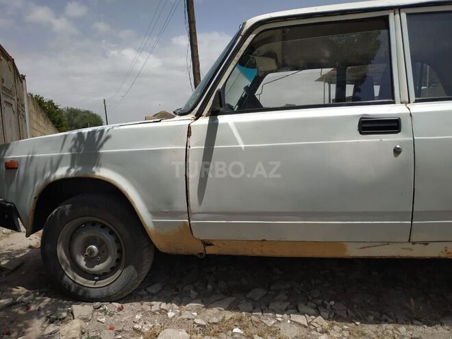 LADA (VAZ) 2107 2009, 32,600 km - 1.6 l - Salyan