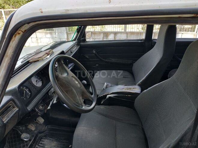 LADA (VAZ) 2107 2009, 32,600 km - 1.6 l - Salyan