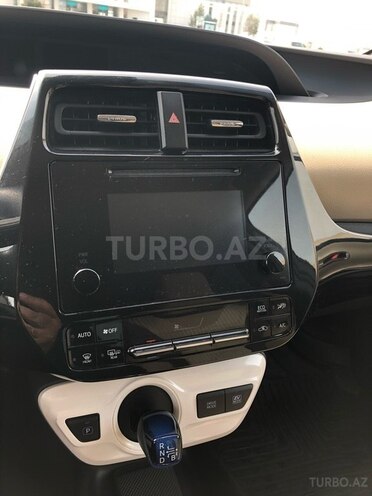 Toyota Prius 2018, 35,000 km - 1.8 l - Sumqayıt