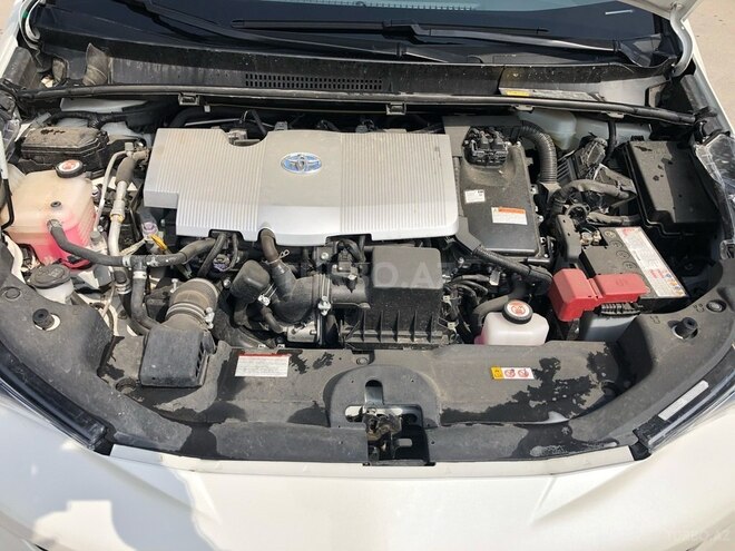 Toyota Prius 2018, 35,000 km - 1.8 l - Sumqayıt