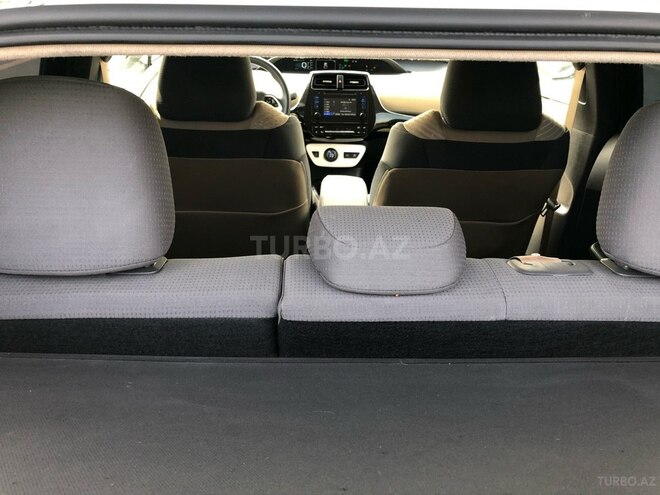 Toyota Prius 2018, 35,000 km - 1.8 l - Sumqayıt