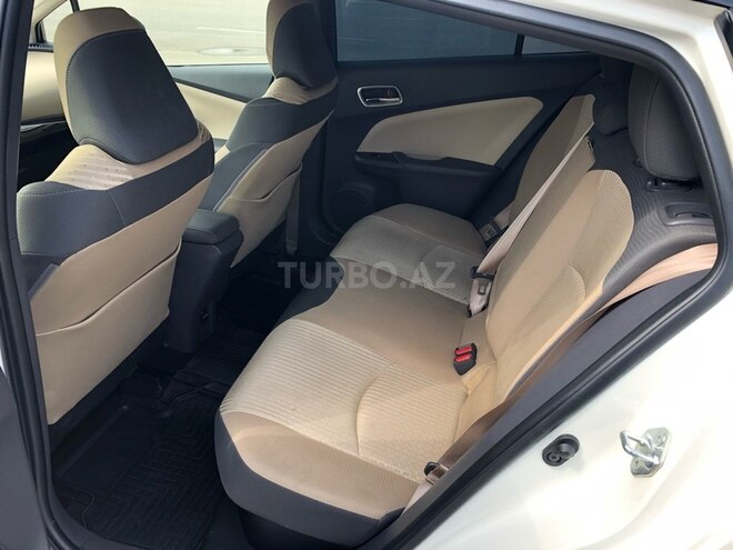 Toyota Prius 2018, 35,000 km - 1.8 l - Sumqayıt