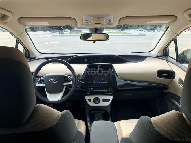 Toyota Prius 2018, 35,000 km - 1.8 l - Sumqayıt