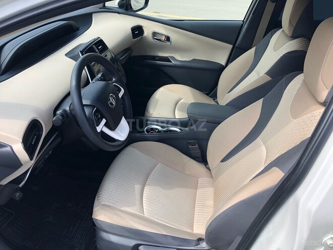 Toyota Prius 2018, 35,000 km - 1.8 l - Sumqayıt