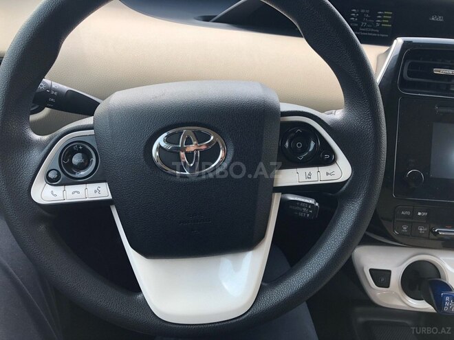 Toyota Prius 2018, 35,000 km - 1.8 l - Sumqayıt