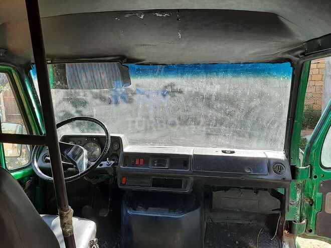Mercedes 208 D 1992, 720,124 km - 2.5 l - Masallı