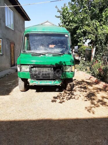 Mercedes 208 D 1992, 720,124 km - 2.5 l - Masallı