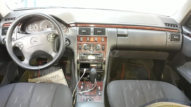 Mercedes E 220 2000, 440,000 km - 2.2 l - Sumqayıt