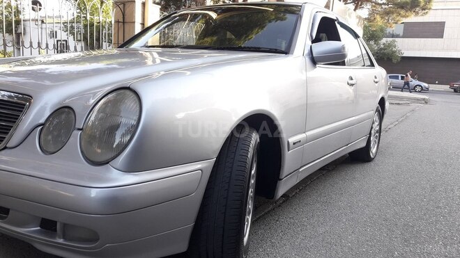 Mercedes E 220 2000, 440,000 km - 2.2 l - Sumqayıt