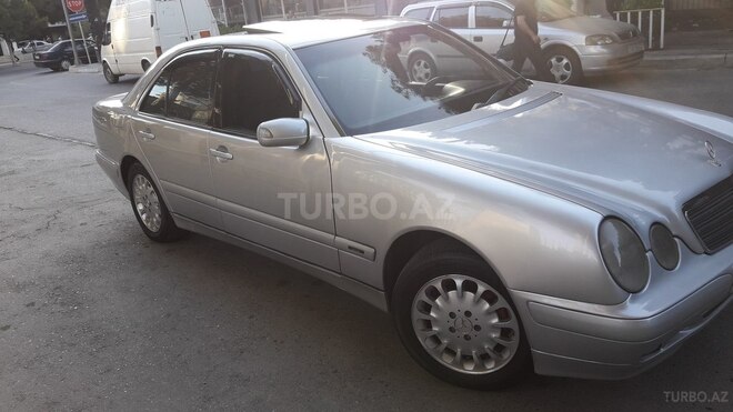 Mercedes E 220 2000, 440,000 km - 2.2 l - Sumqayıt