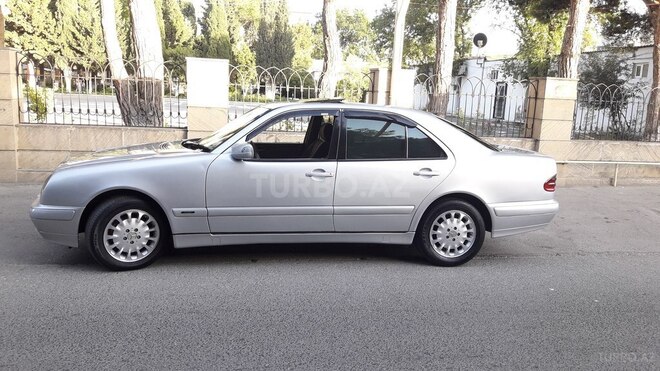 Mercedes E 220 2000, 440,000 km - 2.2 l - Sumqayıt