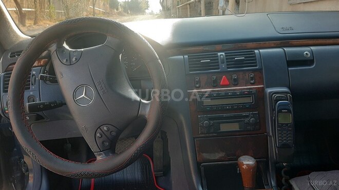 Mercedes E 280 2001, 316,000 km - 2.8 л - Bakı