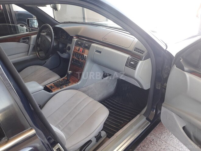 Mercedes E 200 1997, 352,246 km - 2.0 л - Sumqayıt
