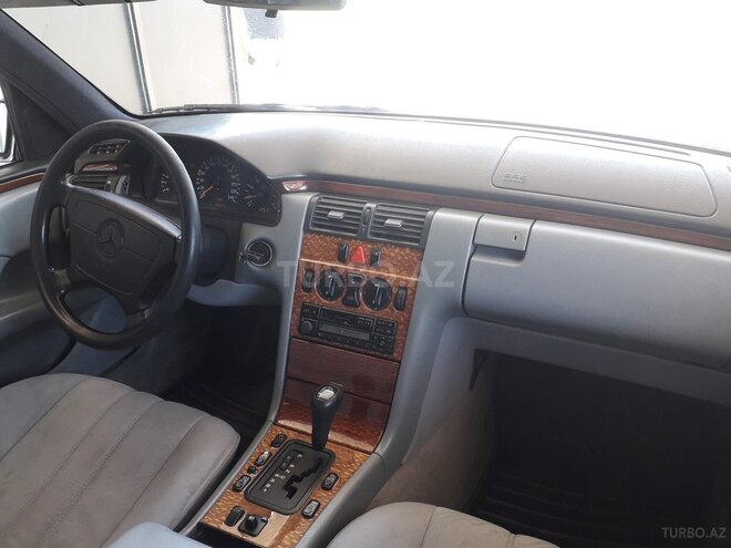 Mercedes E 200 1997, 352,246 km - 2.0 л - Sumqayıt