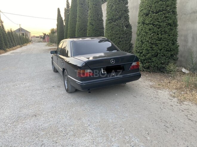 Mercedes E 220 1993, 310,000 km - 2.2 l - Bakı