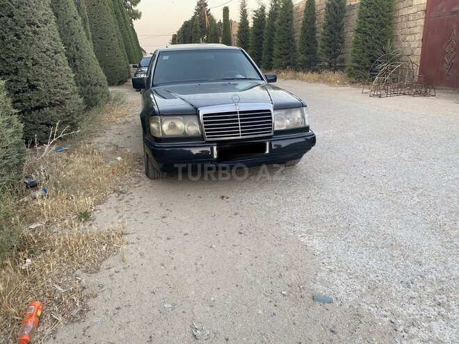 Mercedes E 220 1993, 310,000 km - 2.2 l - Bakı