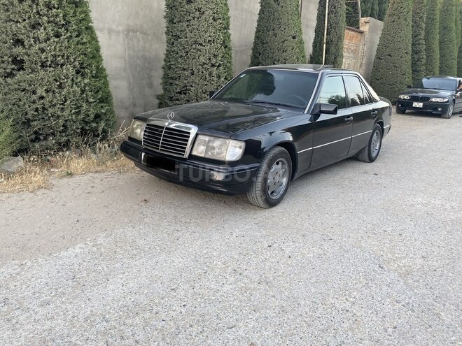 Mercedes E 220 1993, 310,000 km - 2.2 l - Bakı