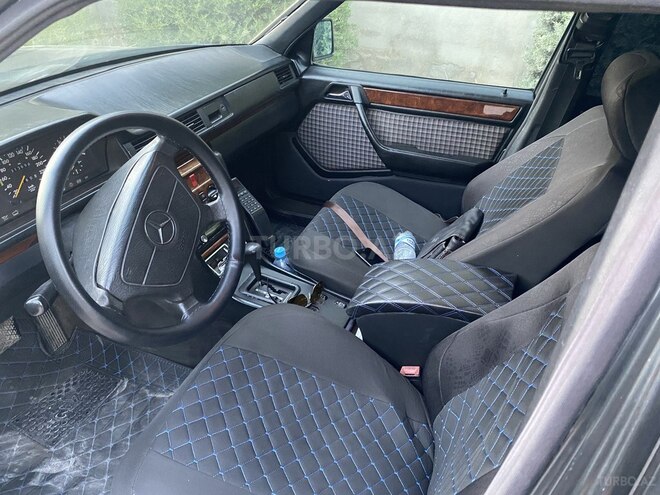 Mercedes E 220 1993, 310,000 km - 2.2 l - Bakı