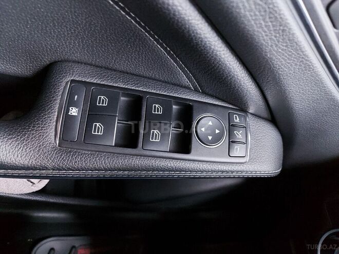 Mercedes A 180 2013, 106,000 km - 1.6 l - Bakı