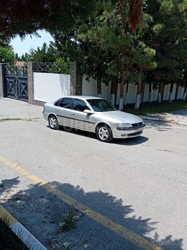 Opel Vectra 1998, 369,764 km - 1.8 l - Şəki