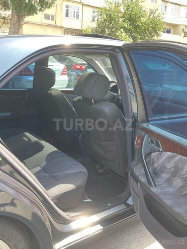 Mercedes E 220 2000, 350,000 km - 2.2 l - Bakı