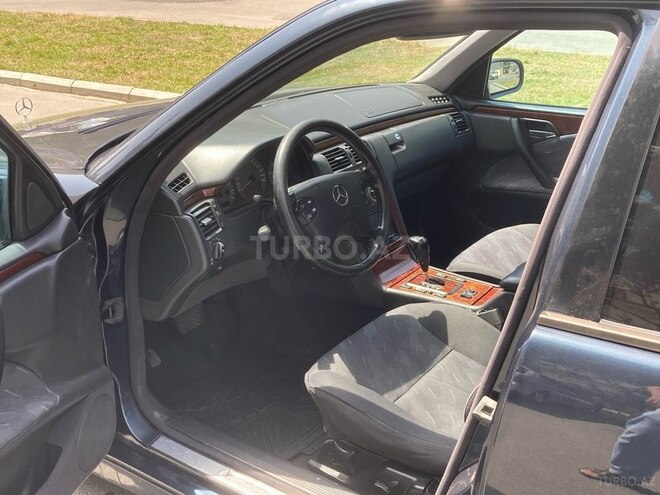 Mercedes E 220 2000, 350,000 km - 2.2 l - Bakı