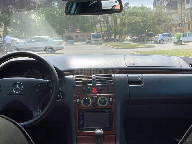 Mercedes E 220 2000, 350,000 km - 2.2 l - Bakı
