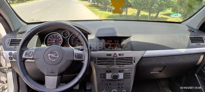 Opel Astra 2006, 180,342 km - 1.3 l - Bakı