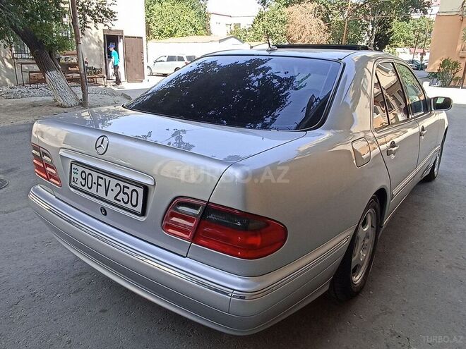 Mercedes E 240 2001, 270,000 km - 2.4 l - Sumqayıt