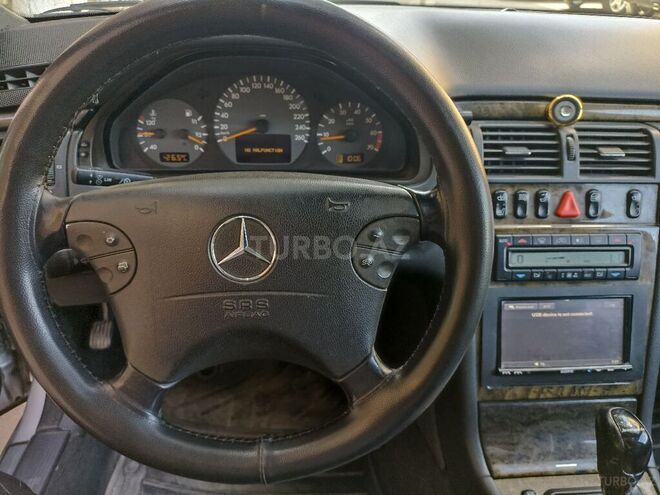 Mercedes E 240 2001, 270,000 km - 2.4 l - Sumqayıt