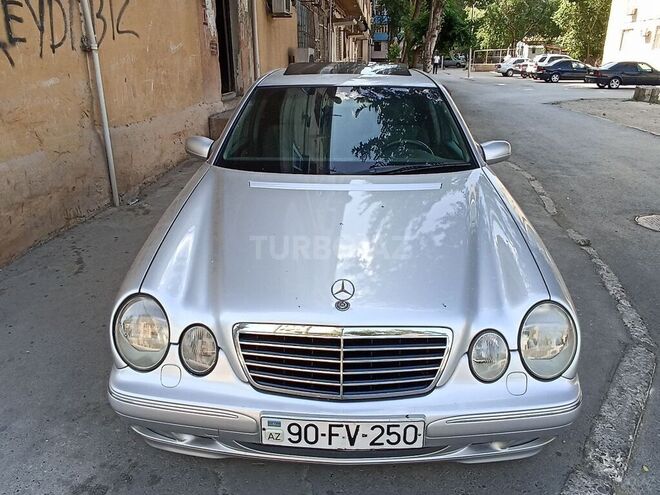 Mercedes E 240 2001, 270,000 km - 2.4 l - Sumqayıt