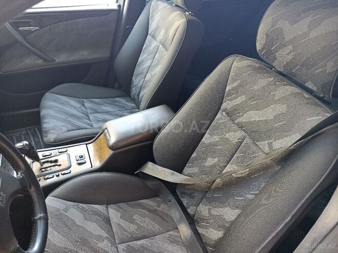 Mercedes E 240 2001, 270,000 km - 2.4 l - Sumqayıt