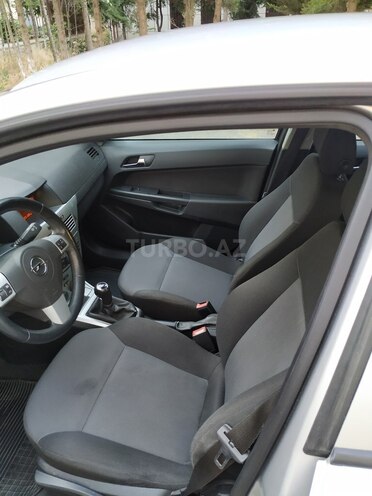 Opel Astra 2010, 166,000 km - 1.3 l - Bakı