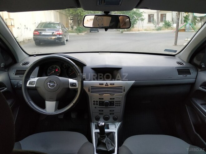 Opel Astra 2010, 166,000 km - 1.3 l - Bakı