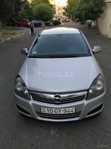 Opel Astra 2010, 166,000 km - 1.3 l - Bakı
