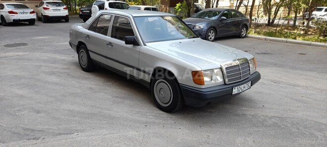 Mercedes E 300 1987, 368,000 km - 0.3 л - Bakı