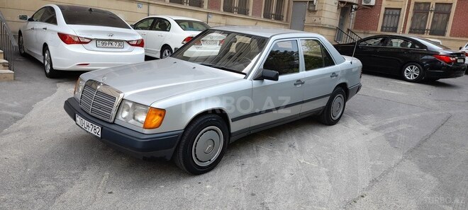 Mercedes E 300 1987, 368,000 km - 0.3 л - Bakı