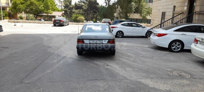 Mercedes E 300 1987, 368,000 km - 0.3 л - Bakı