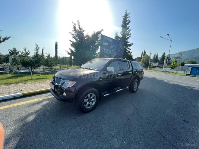 Mitsubishi L200 2009, 248,000 km - 2.5 l - Zaqatala